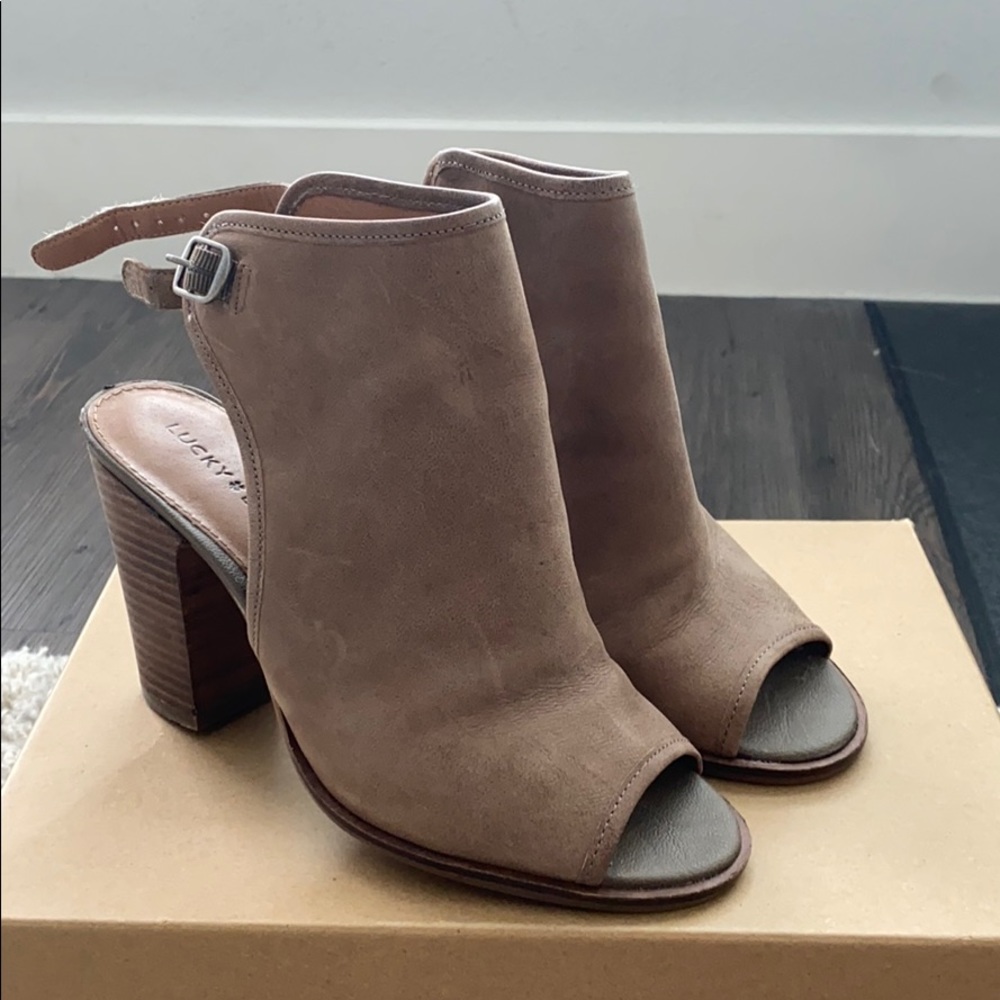 Lucky Brand Leather Sandals